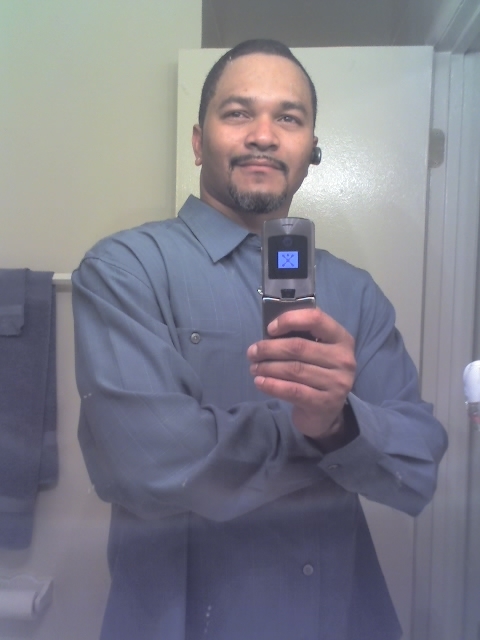 Date this fun United States man Kennis from Woodbridge US5022