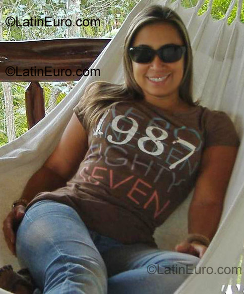 Date this foxy Colombia girl PAQUITA_1 from Cali CO2541