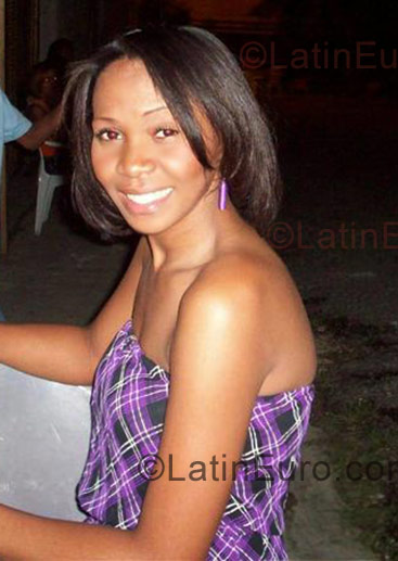 Date this athletic Dominican Republic girl Eleydi from Santo Domingo DO3060