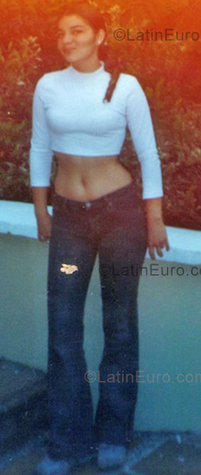 Date this young Colombia girl Moncada83 from Armenia CO2731