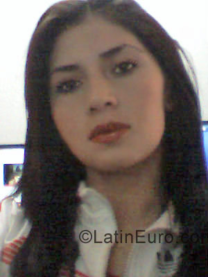Date this foxy Colombia girl Laura Fernanda from Madrid CO2760