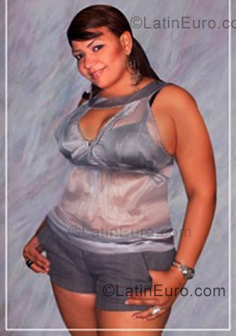 Date this tall Dominican Republic girl Ingrid from Santiago DO3118