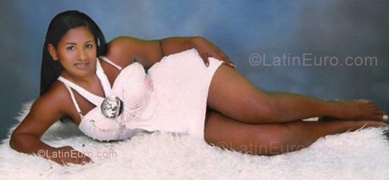 Date this charming Dominican Republic girl Miguelina from Santiago DO3136