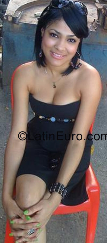 Date this attractive Dominican Republic girl Girllanoe from Santiago DO3173
