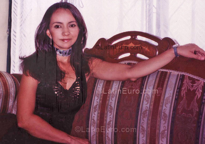 Date this delightful Colombia girl Zulma Patricia from Cali CO2870