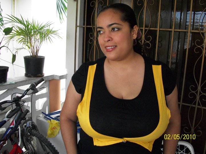 Date this happy Dominican Republic girl Julissa21 from Puerto Plata DO3252