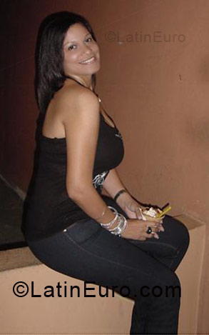 Date this funny Dominican Republic girl Eestrella from Santiago DO3266