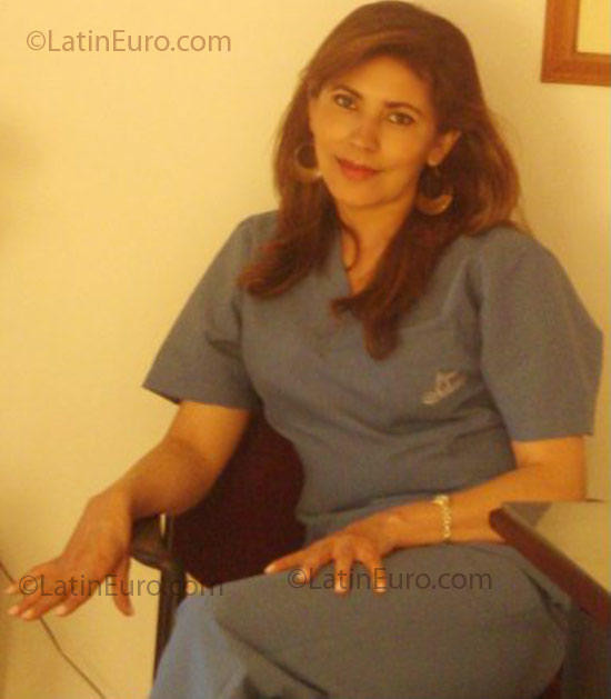 Date this cute Colombia girl Diana Fernanda from Bogota CO2928