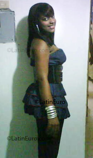 Date this sensual Dominican Republic girl Masiel from San Pedro de Macoris DO3334