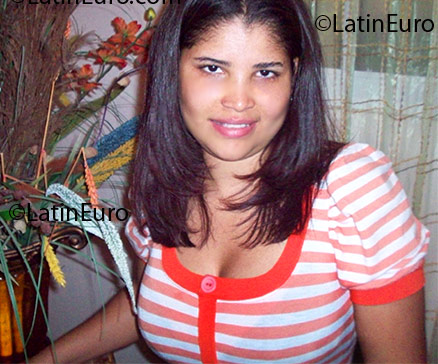 Date this gorgeous Dominican Republic girl Elizabett from Santo Domingo DO3366