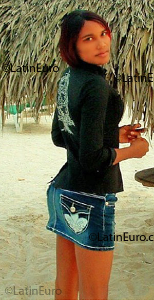 Date this charming Dominican Republic girl Eli Esther from Santo Domingo DO3377