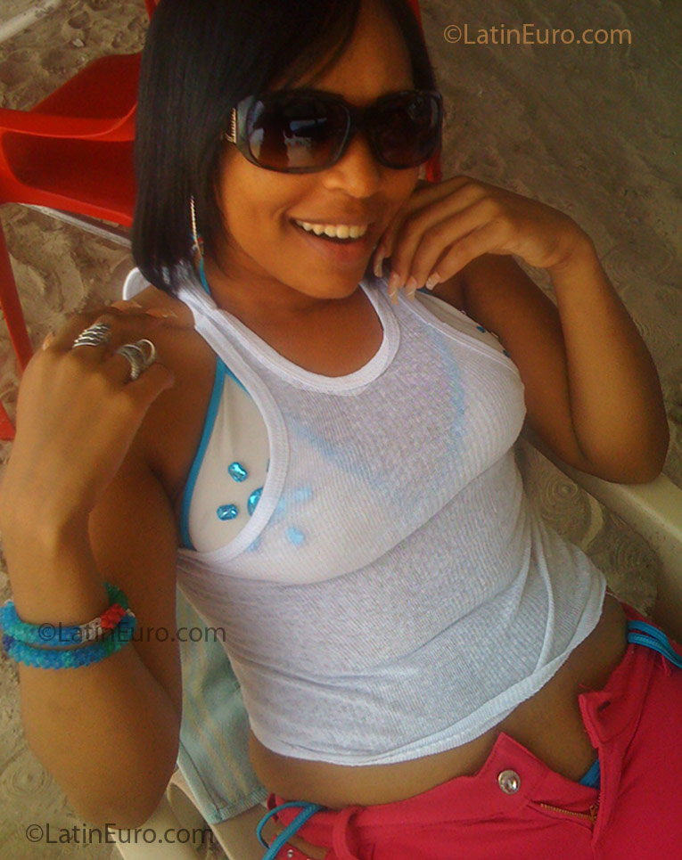 Date this voluptuous Dominican Republic girl Marilenny from Santo Domingo DO3381