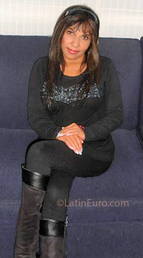 Date this gorgeous Colombia girl Consuelo from Bogota CO2968
