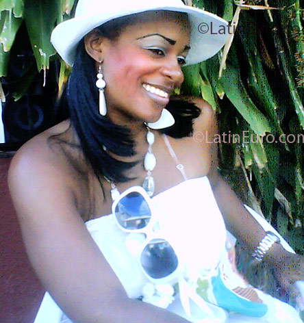 Date this exotic Dominican Republic girl Farah from Santo Domingo DO3394