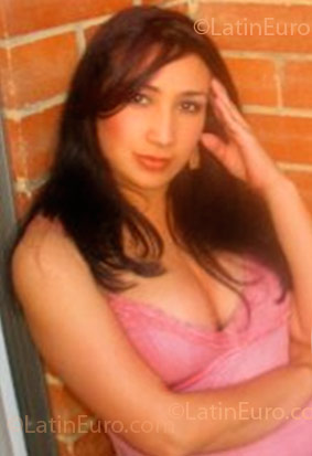 Date this hard body Colombia girl Shirley from Bogota CO2977