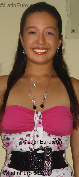 Date this sensual Colombia girl Andrea from Cali CO3024