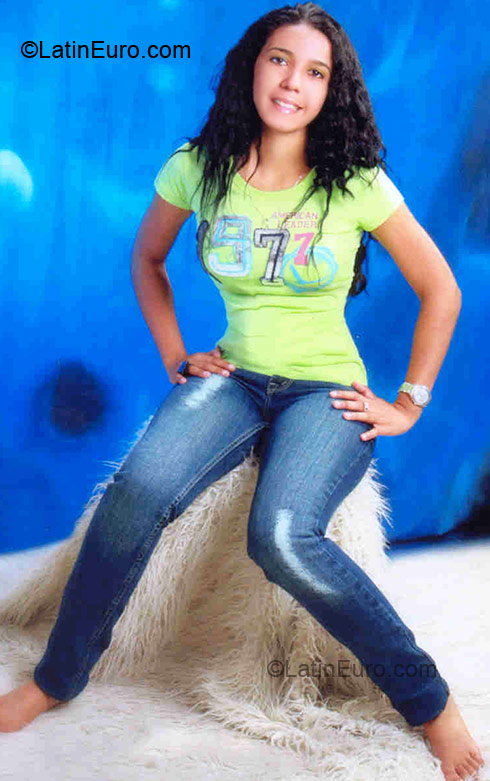 Date this funny Dominican Republic girl Leandra Maria from Santo Domingo DO3488