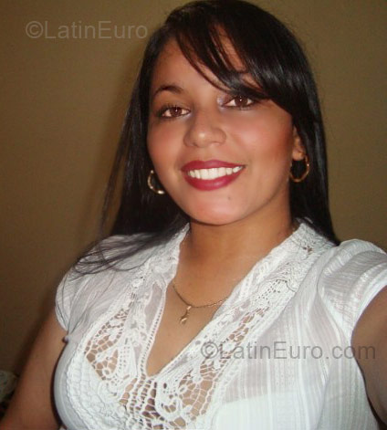 Date this beautiful Colombia girl Angie Sofia from Cali CO3049