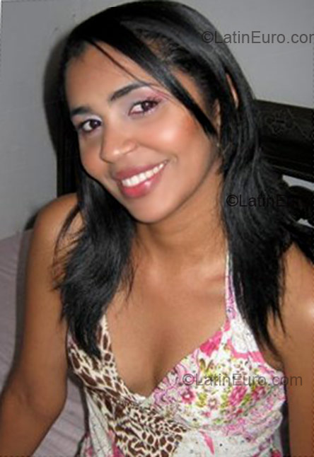 Date this beautiful Colombia girl Sandra from Barranquilla CO3063
