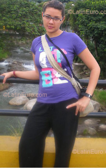 Date this foxy Colombia girl Cheryl from Bogota CO3078