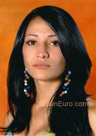 Date this tall Colombia girl LPISIT from Medellin CO3134