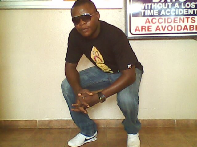 Date this voluptuous Angola man Estevao from Luanda AO6