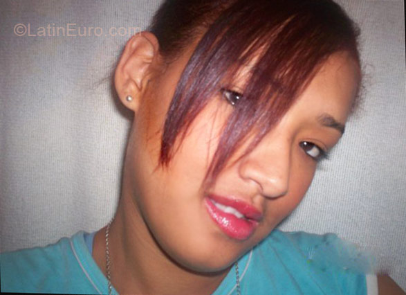 Date this georgeous Colombia girl Natalia24 from Barrancabermeja CO3182