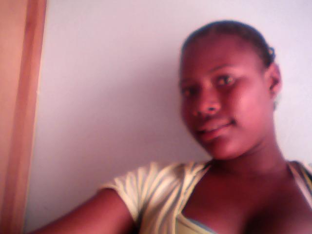 Date this happy Algeria girl Yanelis lucia from san juan de uraba DZ2