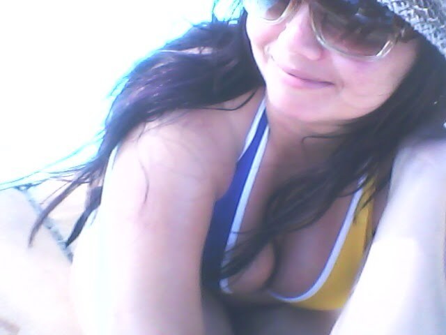 Date this happy Brazil girl Karolinne from Sao Paulo BR2485