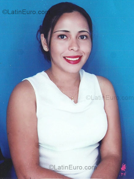Date this passionate Colombia girl Coocaribe from Barranquilla CO3216