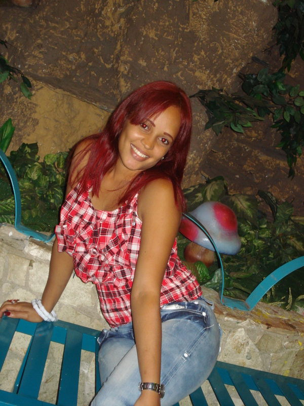 Date this nice looking Dominican Republic girl Leydi from Santo Domingo DO3636