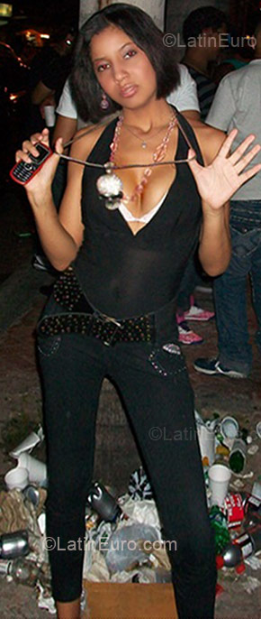 Date this hot Dominican Republic girl Lingi from San Critobal DO3639