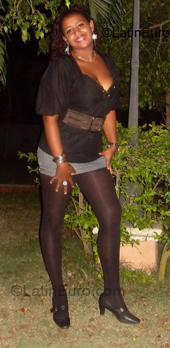 Date this charming Dominican Republic girl Florangel from Santo Domingo RP126