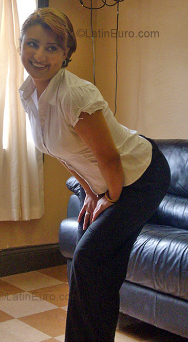 Date this pretty Colombia girl Janneth from Cali CO3298
