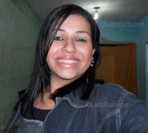 Date this happy Brazil girl Manddy from Sao Goncalo BR2548