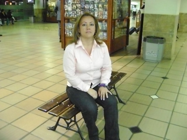 Date this good-looking Colombia girl Lurdes_7 from Bogota CO3407