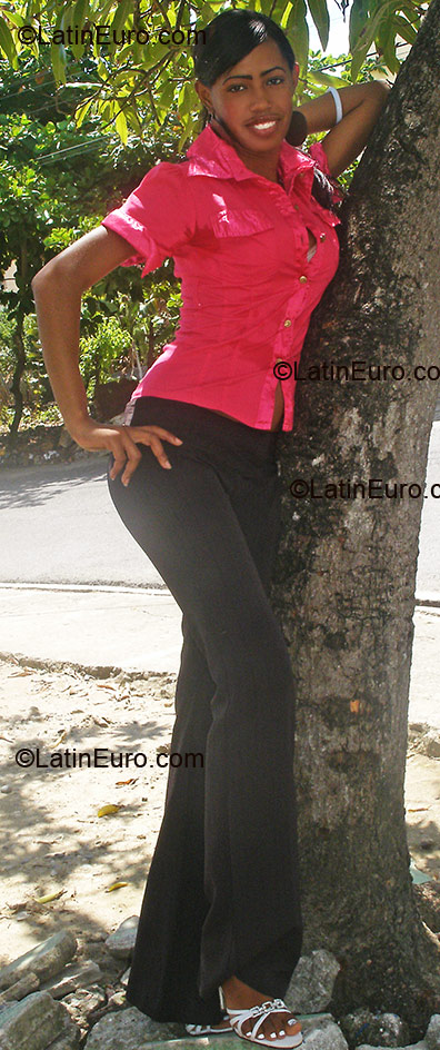 Date this beautiful Dominican Republic girl Perla Maria from Santo Domingo DO3781