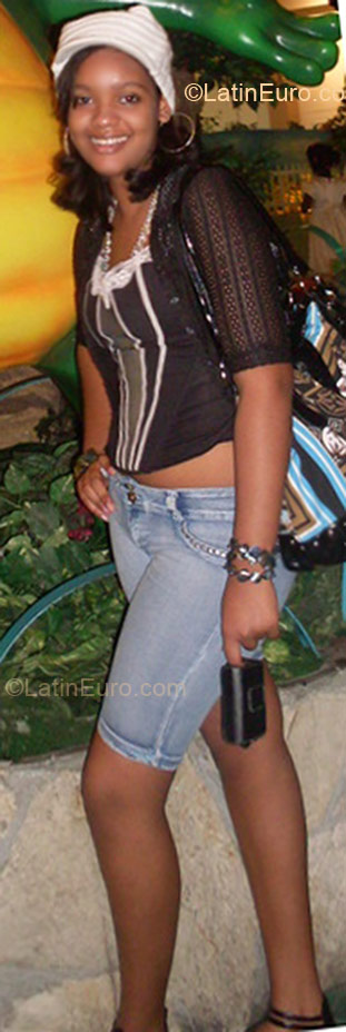 Date this exotic Dominican Republic girl Kendy from Santo Domingo DO3794