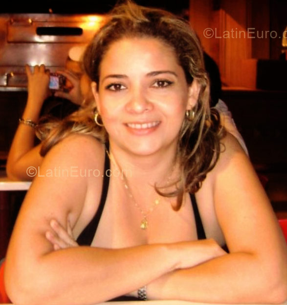 Date this attractive Colombia girl Lara from Cucuta CO3516
