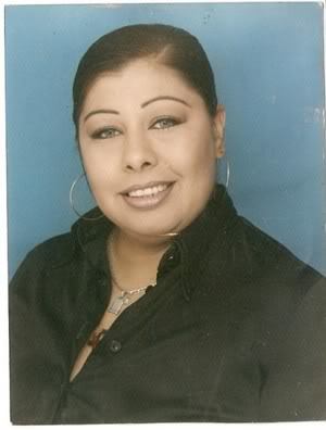 Date this happy Colombia girl Shena from Bogota CO3576