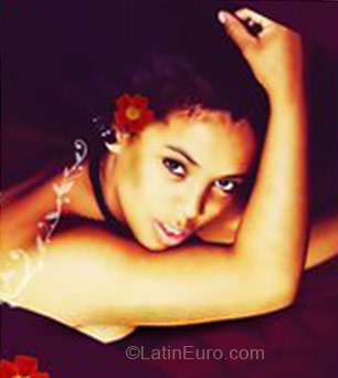 Date this hot Dominican Republic girl Cristall from La Vega DO3847