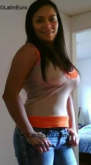 Date this tall Colombia girl Adrianita-29 from Bogota CO3598