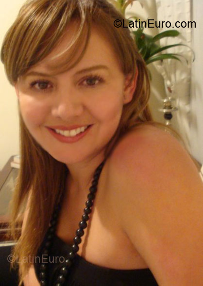 Date this beautiful Colombia girl Holly from Bogota CO3610
