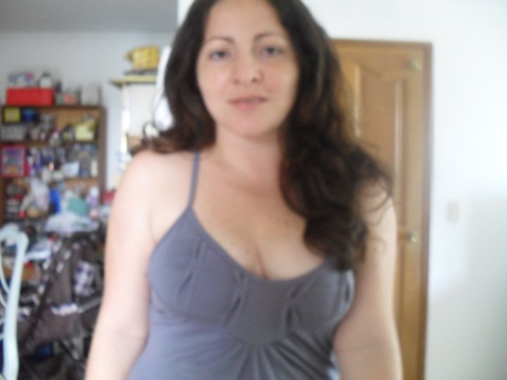 Date this foxy Colombia girl Carolina Lanche from Barranquilla CO3661