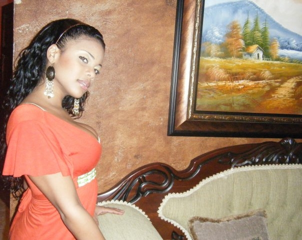 Date this hard body Dominican Republic girl Perlaflor from Santo Domingo DO3914