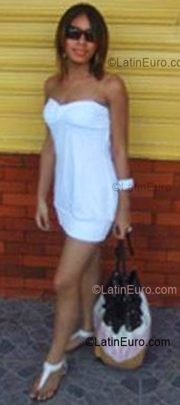 Date this cute Dominican Republic girl Pamela from Santo Domingo DO3943