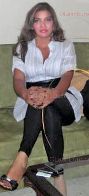 Date this nice looking Colombia girl Alicia maria from Sincelejo CO3761