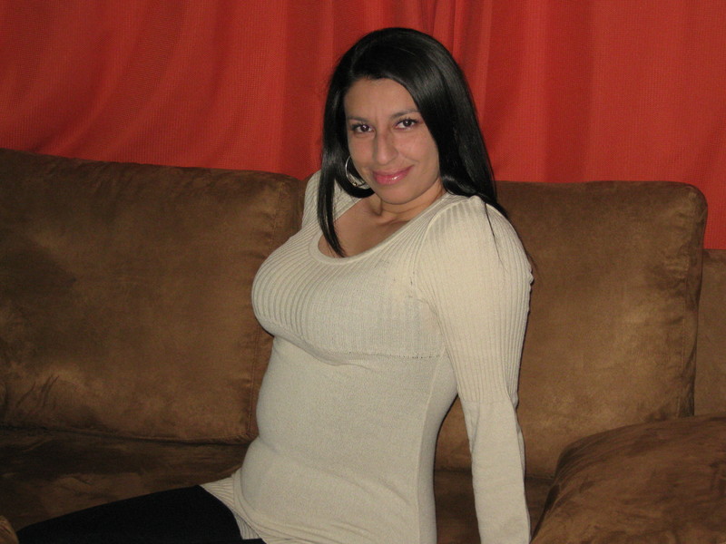 Date this lovely Colombia girl Monica from Bogota CO3820
