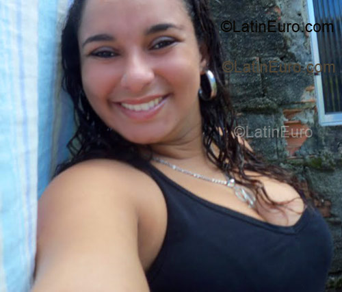 Date this fun Brazil girl Dayana from Recife BR2846