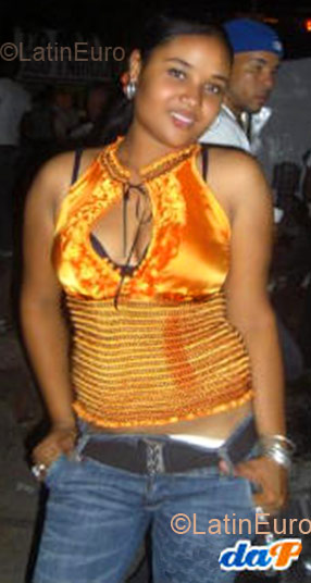 Date this young Dominican Republic girl Yessica from Neyba DO4058